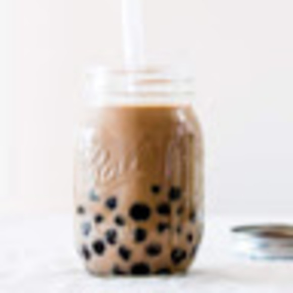 Meet your Posher, Nicole - Picture 1 of 1